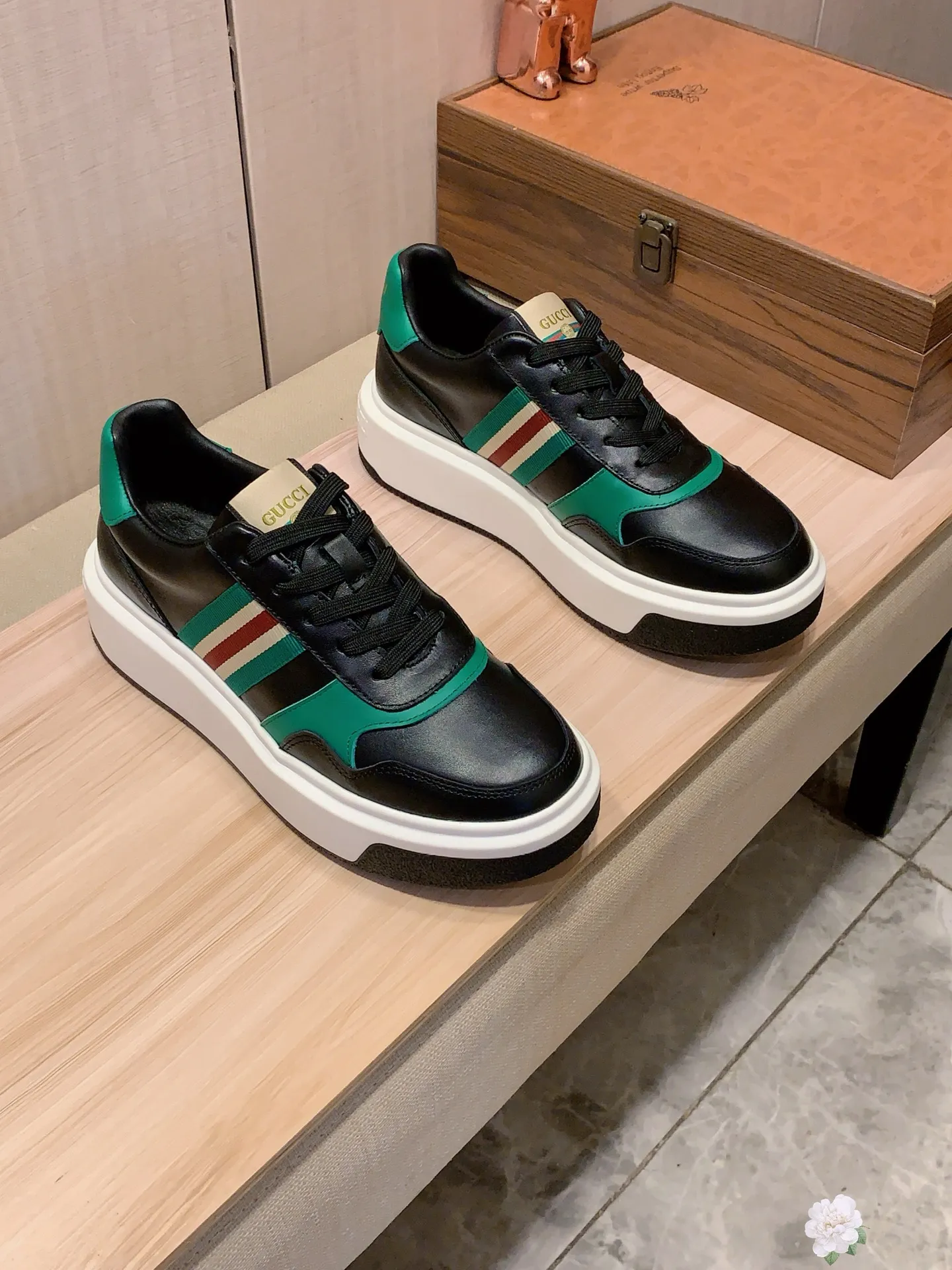 Men's men's shoes💰460💰💰🎩🎩[Lightning][Lightning] "Gucci*" The latest • popular casual shoes, top brand [seduce] luxury ~ purchasing agency, top ~ quality. [Strong] The upper is made of imported breathable cowhide with material ➕ breathable sheepskin feet (•) and fine workmanship. The original stylish and stylish soft rubber wear-resistant and non-slip outsole is light and comfortable on the feet. The real thing looks better when photographed in person. 0127: code: 38-44, 3️⃣ colors selected